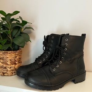 Universal Thread combat boots